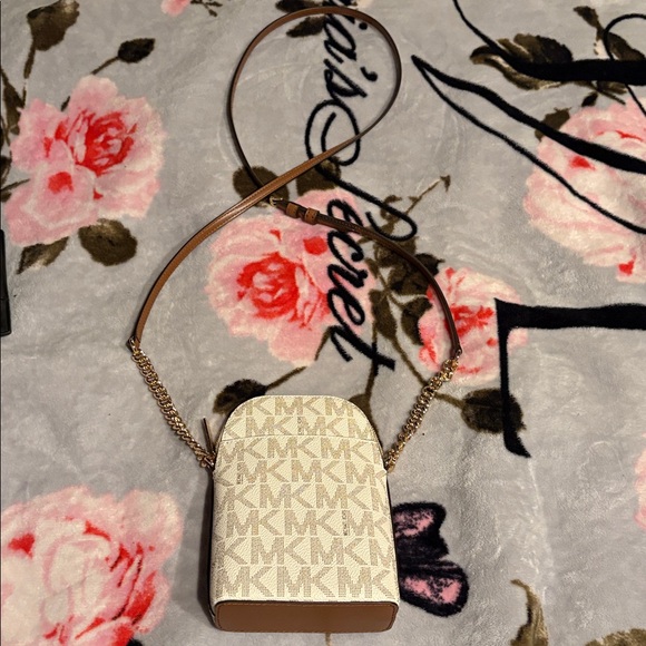 Michael Kors Beige and Brown Crossbody Bag - Picture 4 of 14